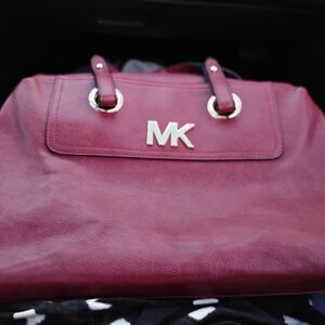 Michael Kors Red Tote Bag with Structured Design and Glossy Finish